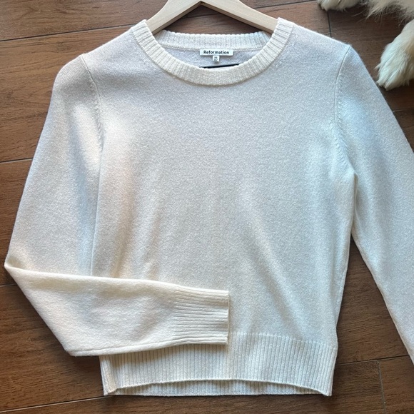 Cashmere Crew - Picture 2 of 3